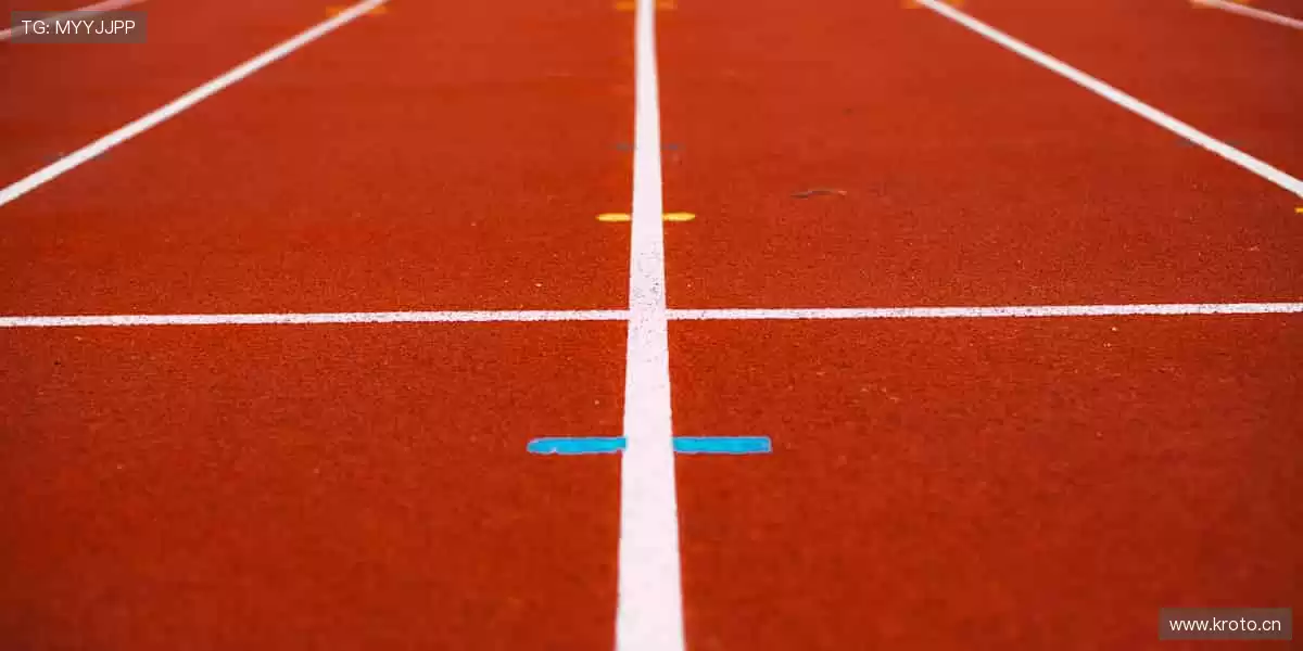 赛场之外，我们与你同在 —— 实时解说，深度分析！🎙️📊